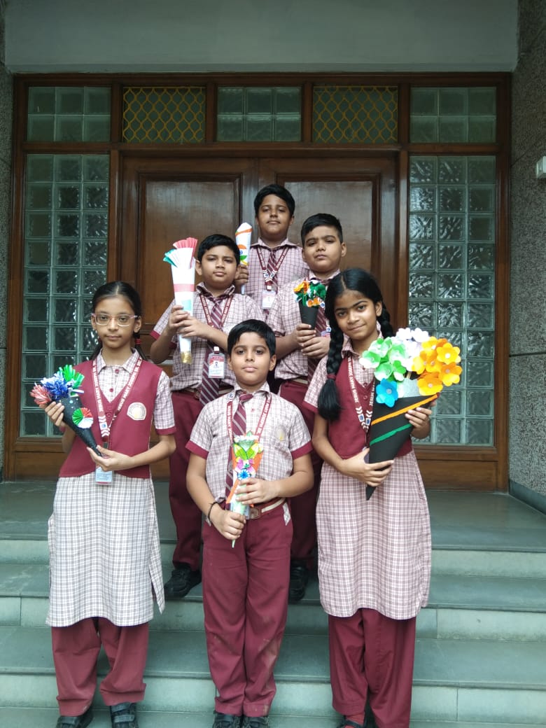 TRI COLOUR FLOWER BOUQUET ACTIVITY